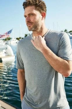 LAKE Men's Short Sleeve Bamboo Tee In Heather Gray